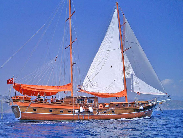 Sailing with gullet ASENSENA