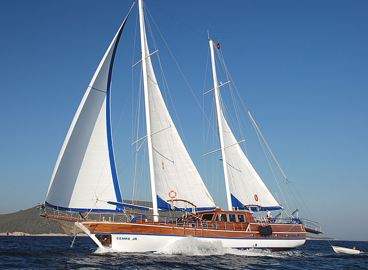 M/S CEMRE JUNIOR sailing