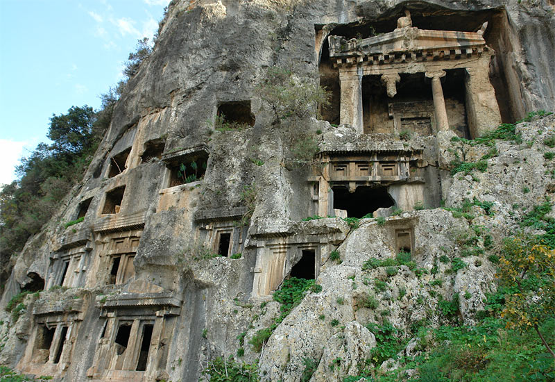 Fethiye - rock tombs - Felsengrber ber der Stadt