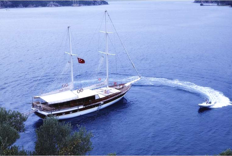 M/S SUDE DENIZ anchoring in a secluded bay