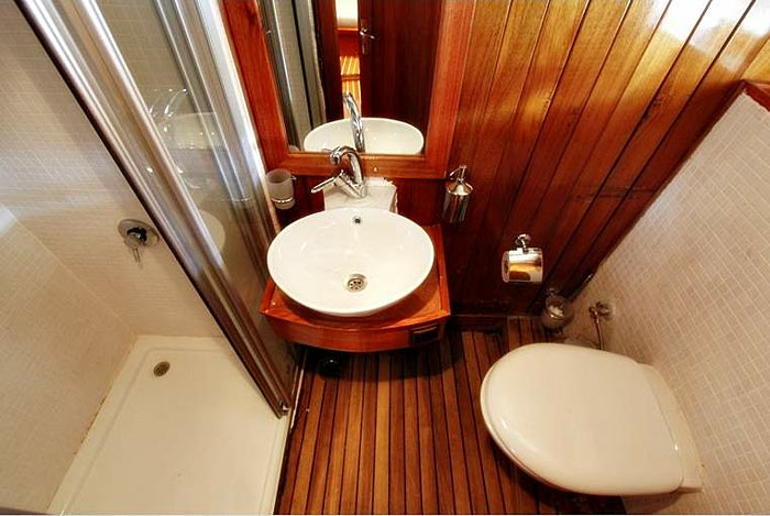 M/S SUDE DENIZ modern bathrooms