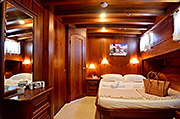 private yacht charter double cabin - SMYRNA